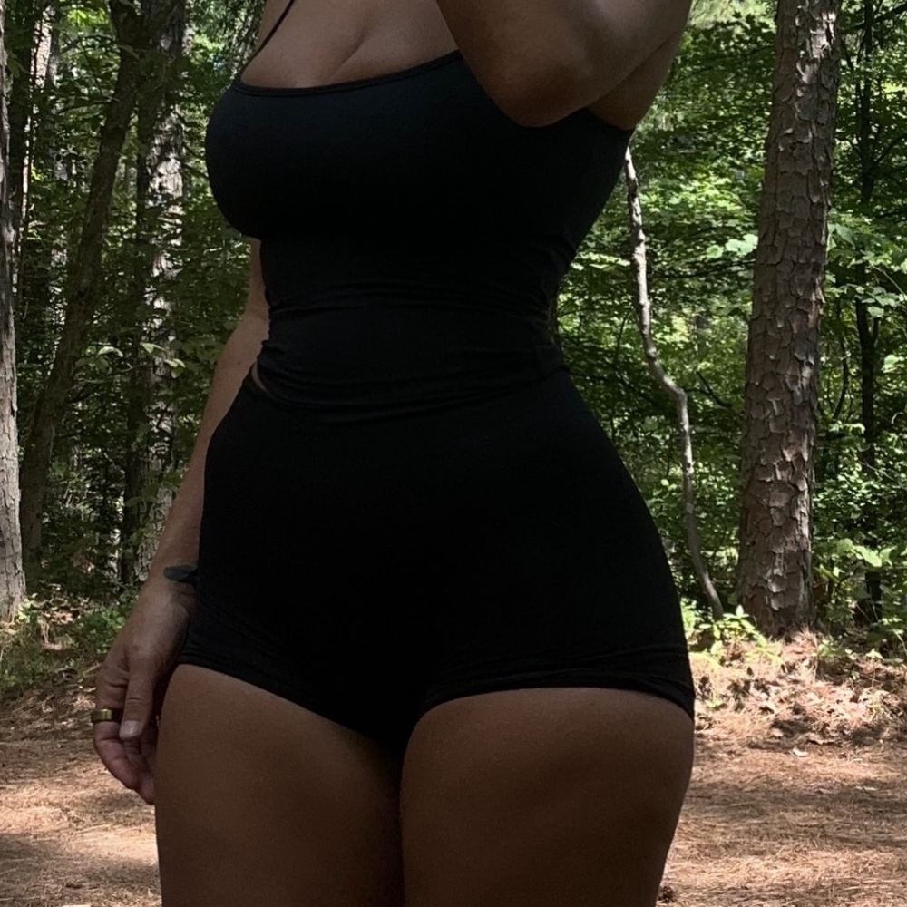🆕 Naturyl Basic Booty Shorts Black - Picture 5 of 5